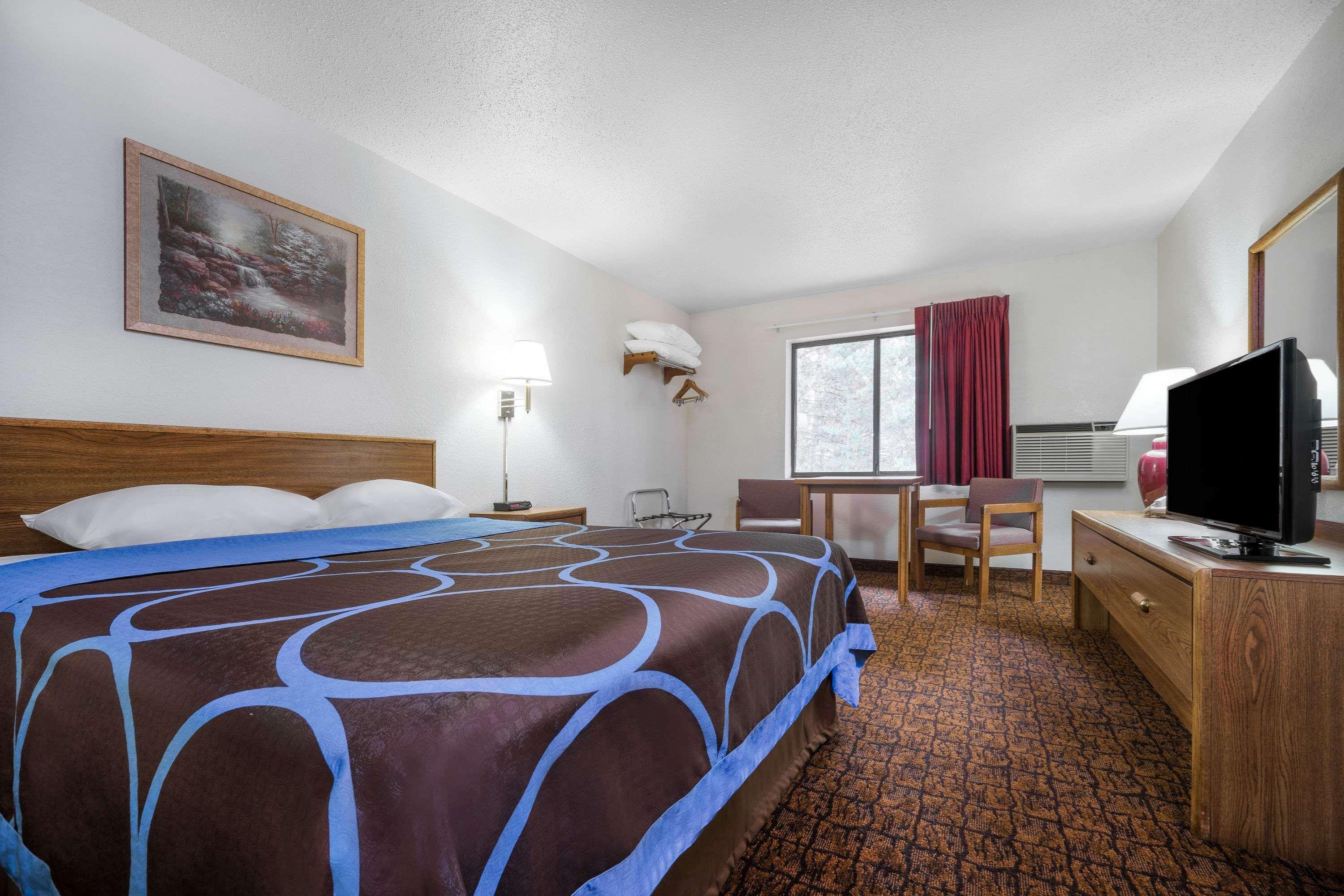 Super 8 by Wyndham Park Rapids Hotel Bagian luar foto