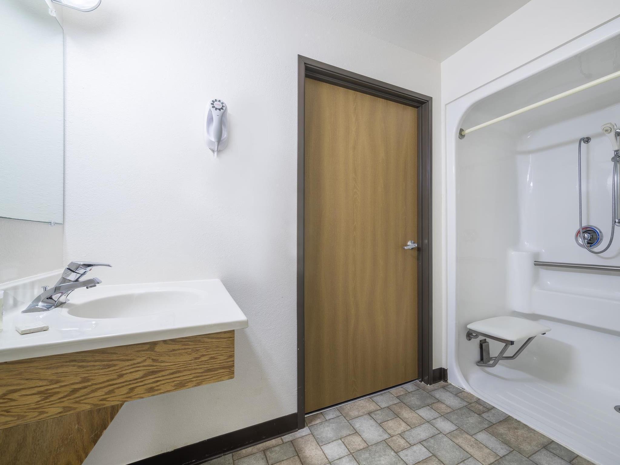 Super 8 by Wyndham Park Rapids Hotel Bagian luar foto
