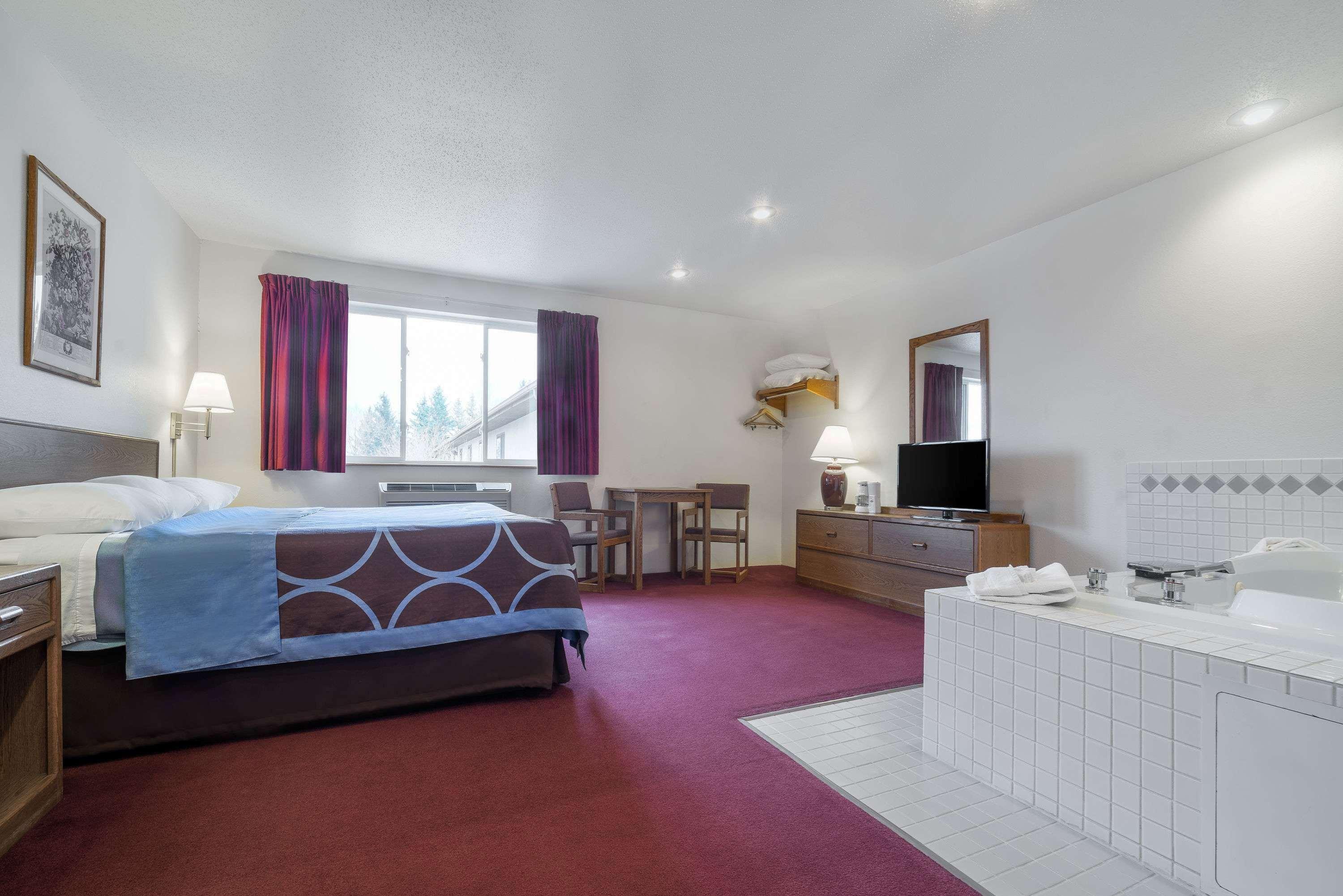 Super 8 by Wyndham Park Rapids Hotel Bagian luar foto