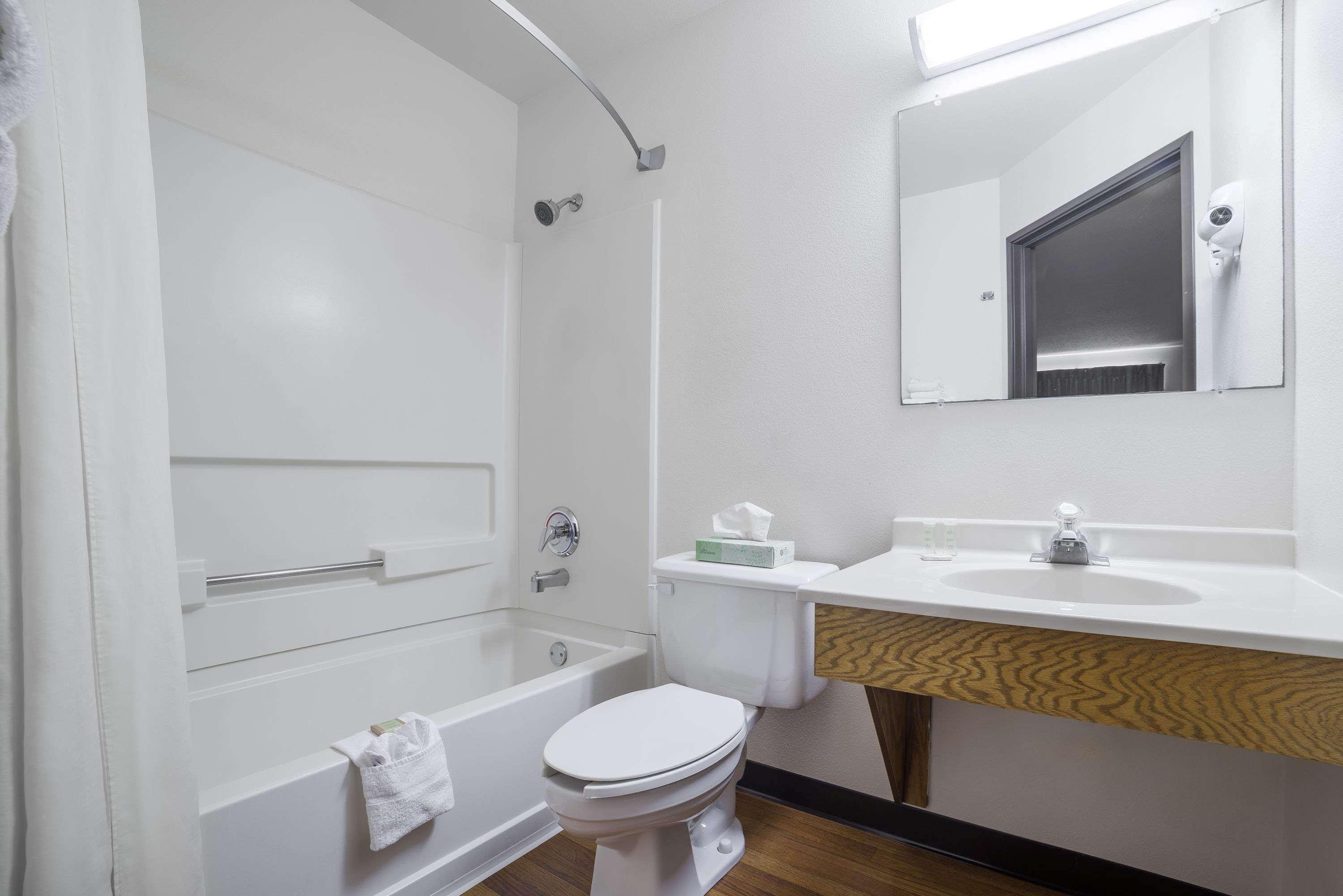 Super 8 by Wyndham Park Rapids Hotel Bagian luar foto