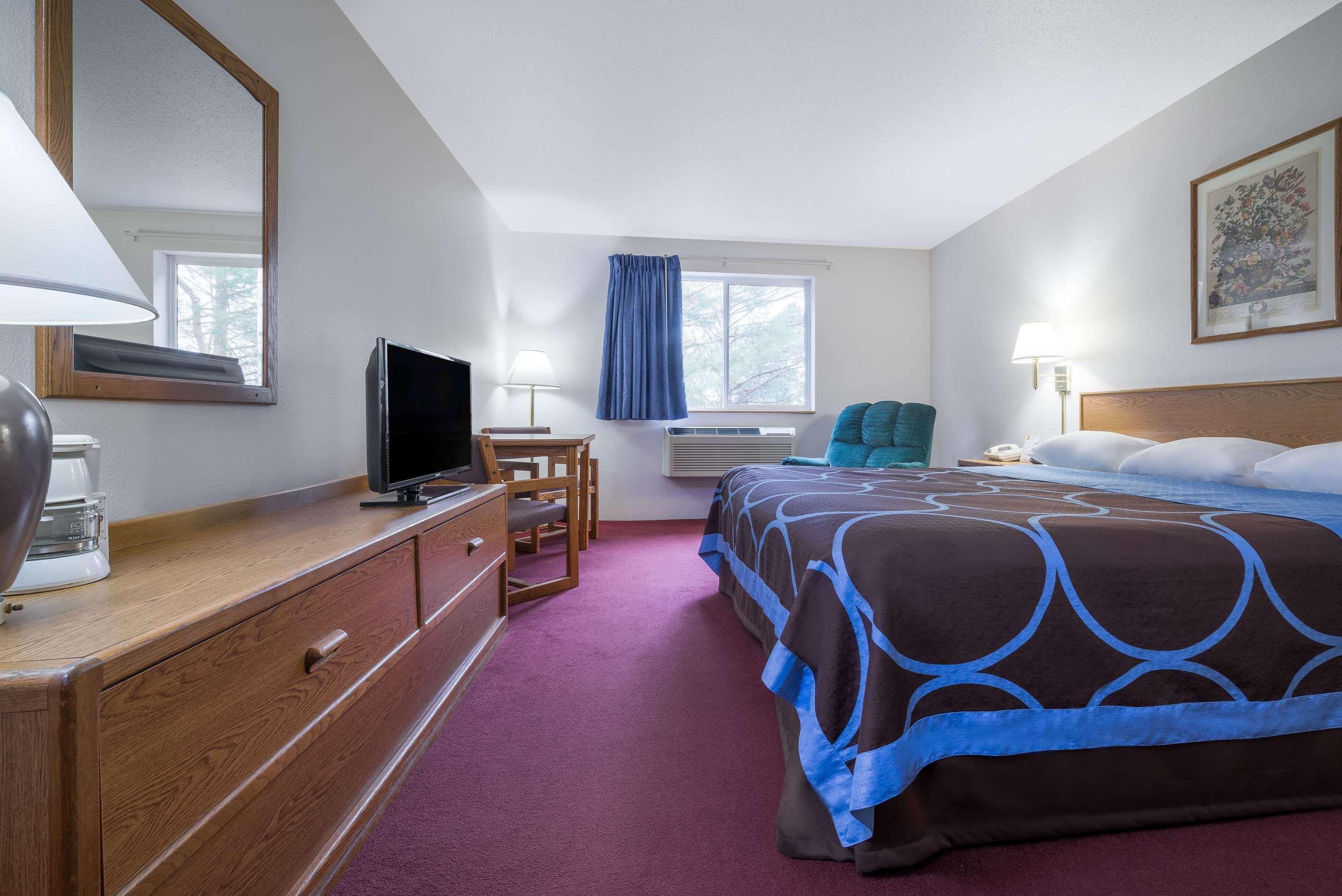 Super 8 by Wyndham Park Rapids Hotel Bagian luar foto